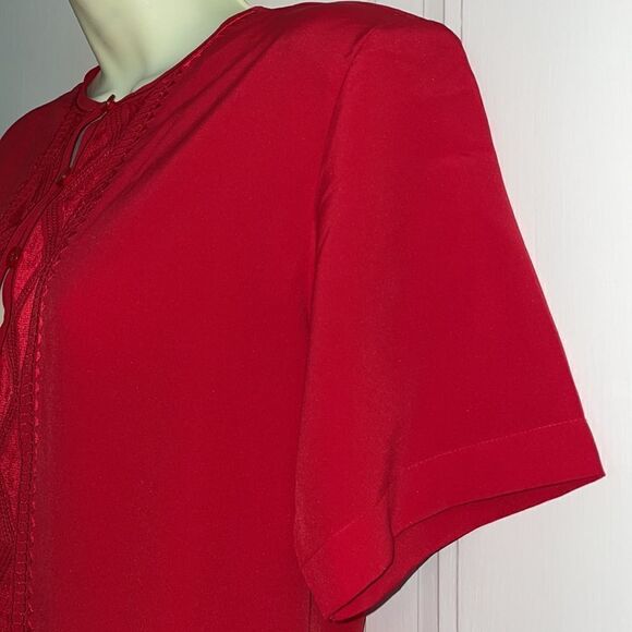 Vtg 80s Yves St Clair Petites red polyester blouse with embroidered front - Picture 3 of 8